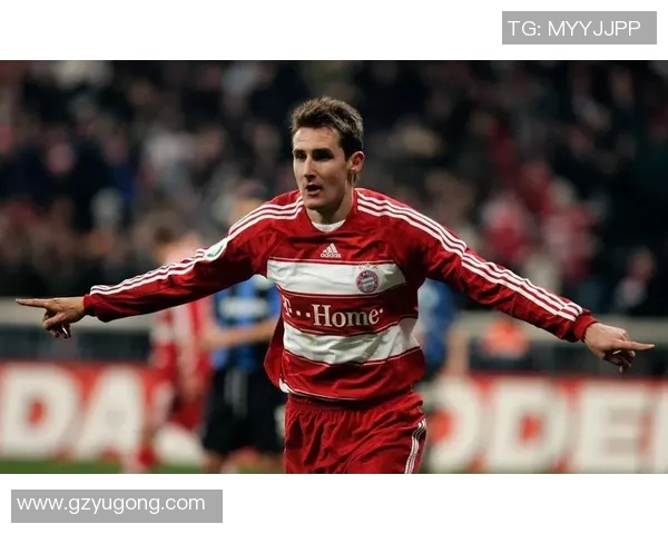 轰鸣的足球明星盘点他们的辉煌成就与传奇瞬间