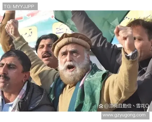 凯恩的崛起与足球历史的交织：从天才少年到传奇巨星的奋斗之路