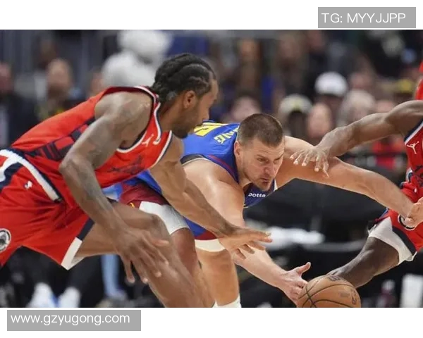 快船在关键时刻被掘金逆转赛季悬念再度升级引发热议 快船在关键时刻被掘金逆转赛季悬念再度升级引发热议